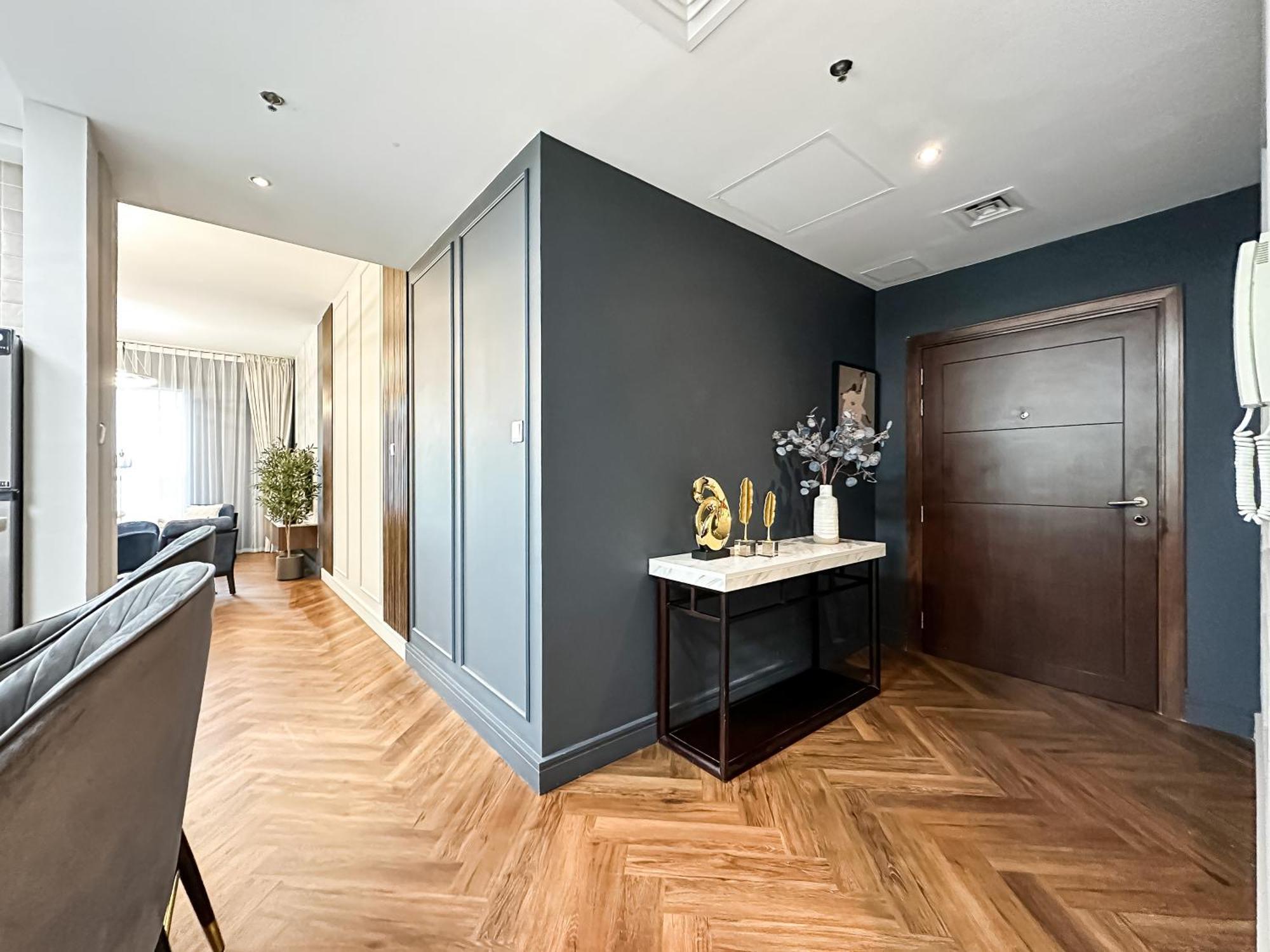 Trophy Starlight Lux Upgraded 1br In Marina