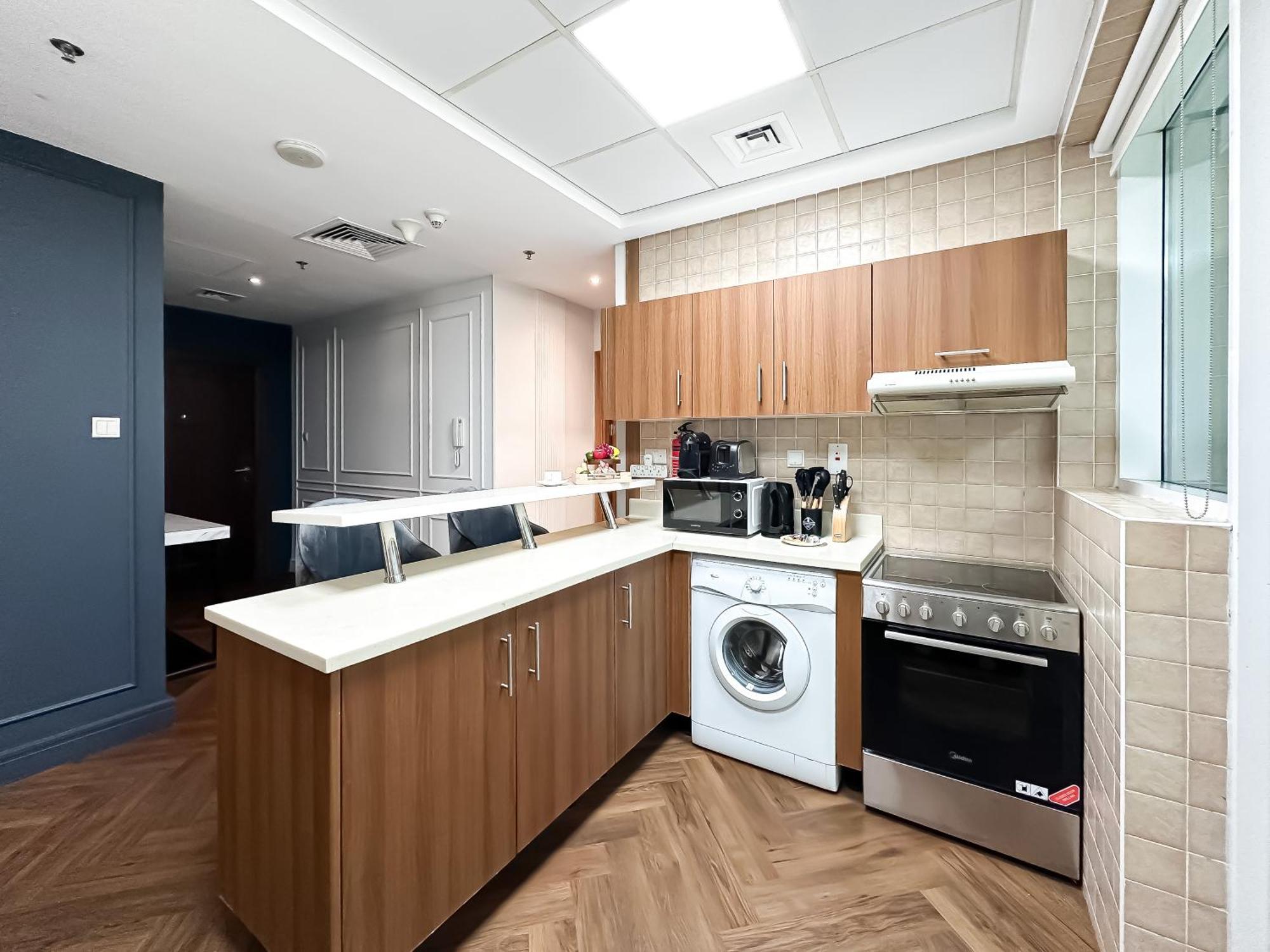 Apartment Trophy Starlight Lux Upgraded 1br In Marina