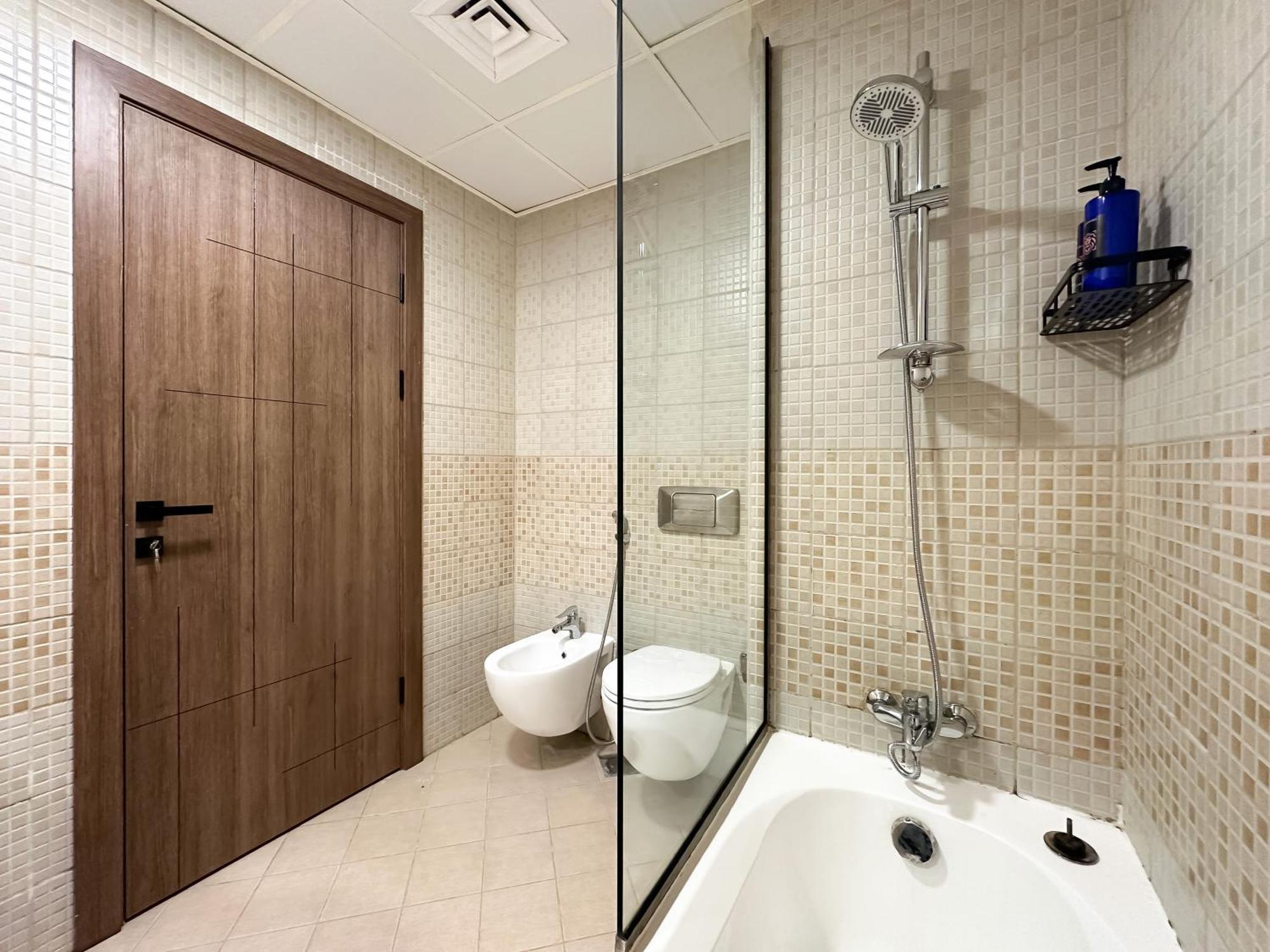 Trophy Starlight Lux Upgraded 1br In Marina