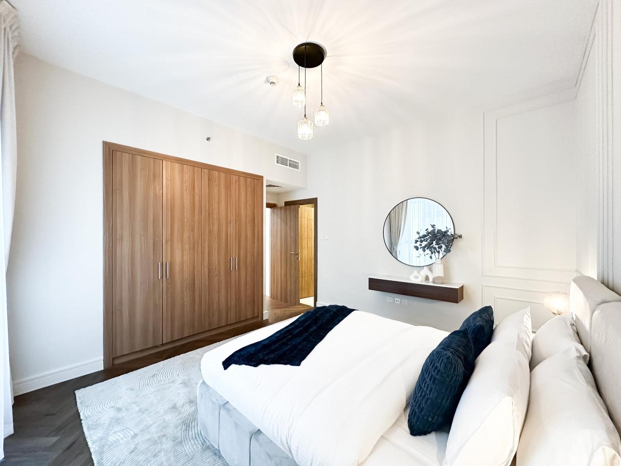 Trophy Starlight Lux Upgraded 1br In Marina Apartment *