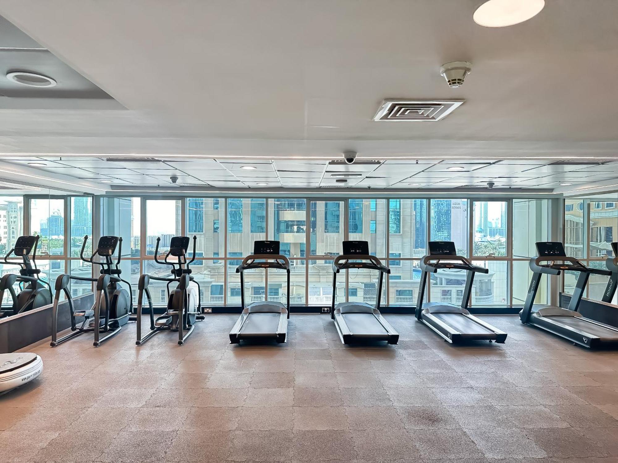 Trophy Starlight Lux Upgraded 1br In Marina Apartment Dubai