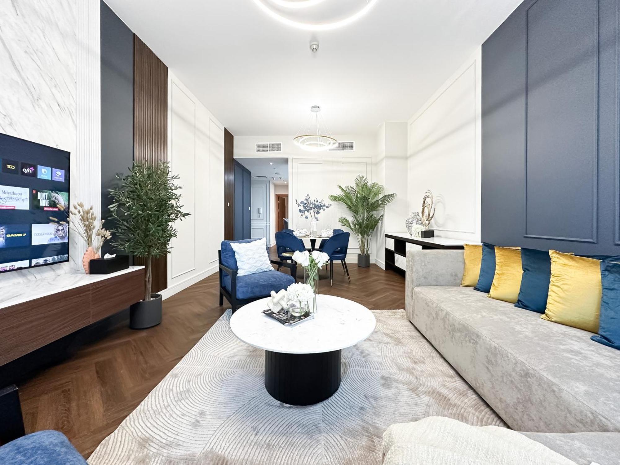 Apartment Trophy Starlight Lux Upgraded 1br In Marina