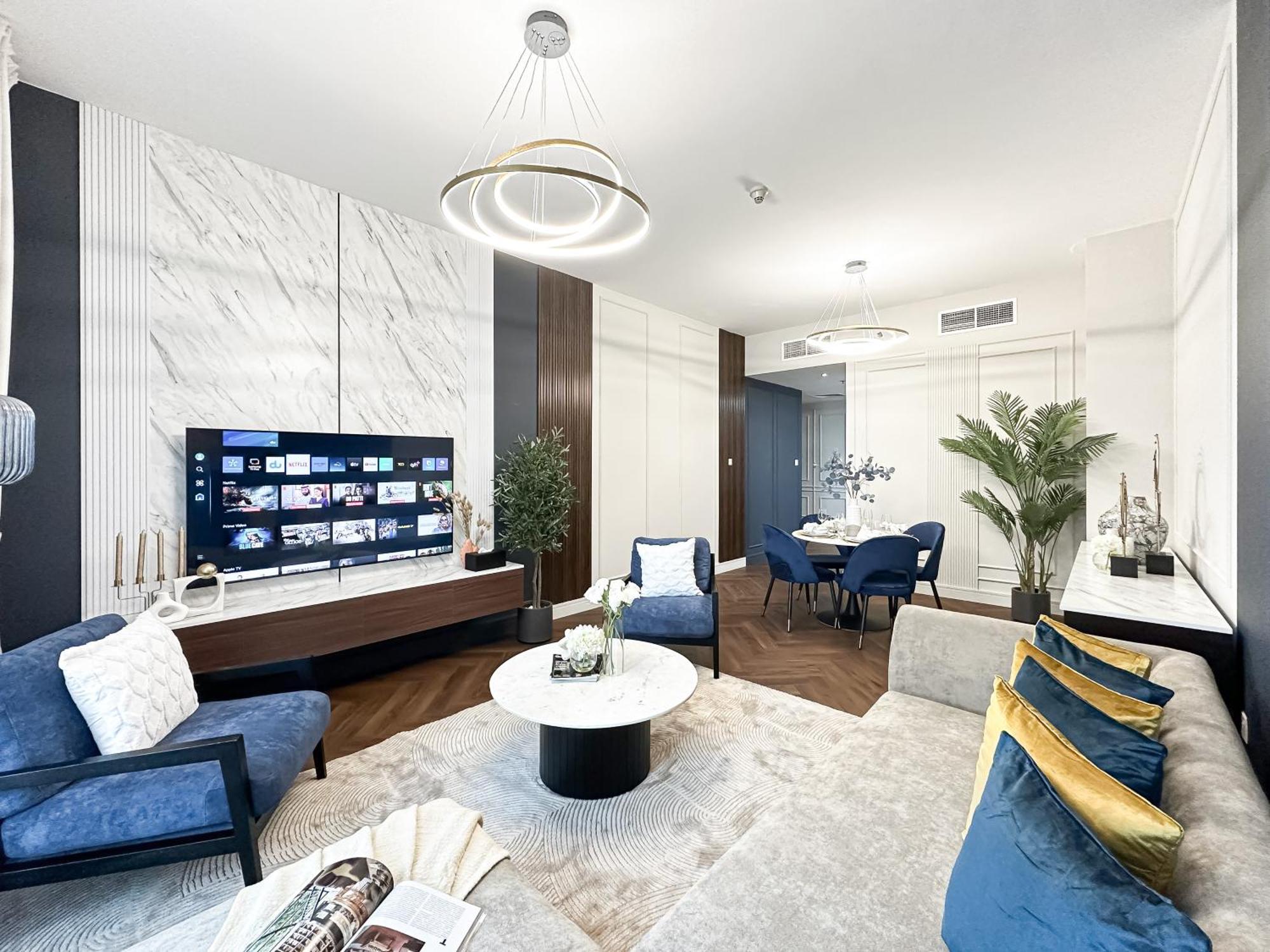 Trophy Starlight Lux Upgraded 1br In Marina Apartment Dubai