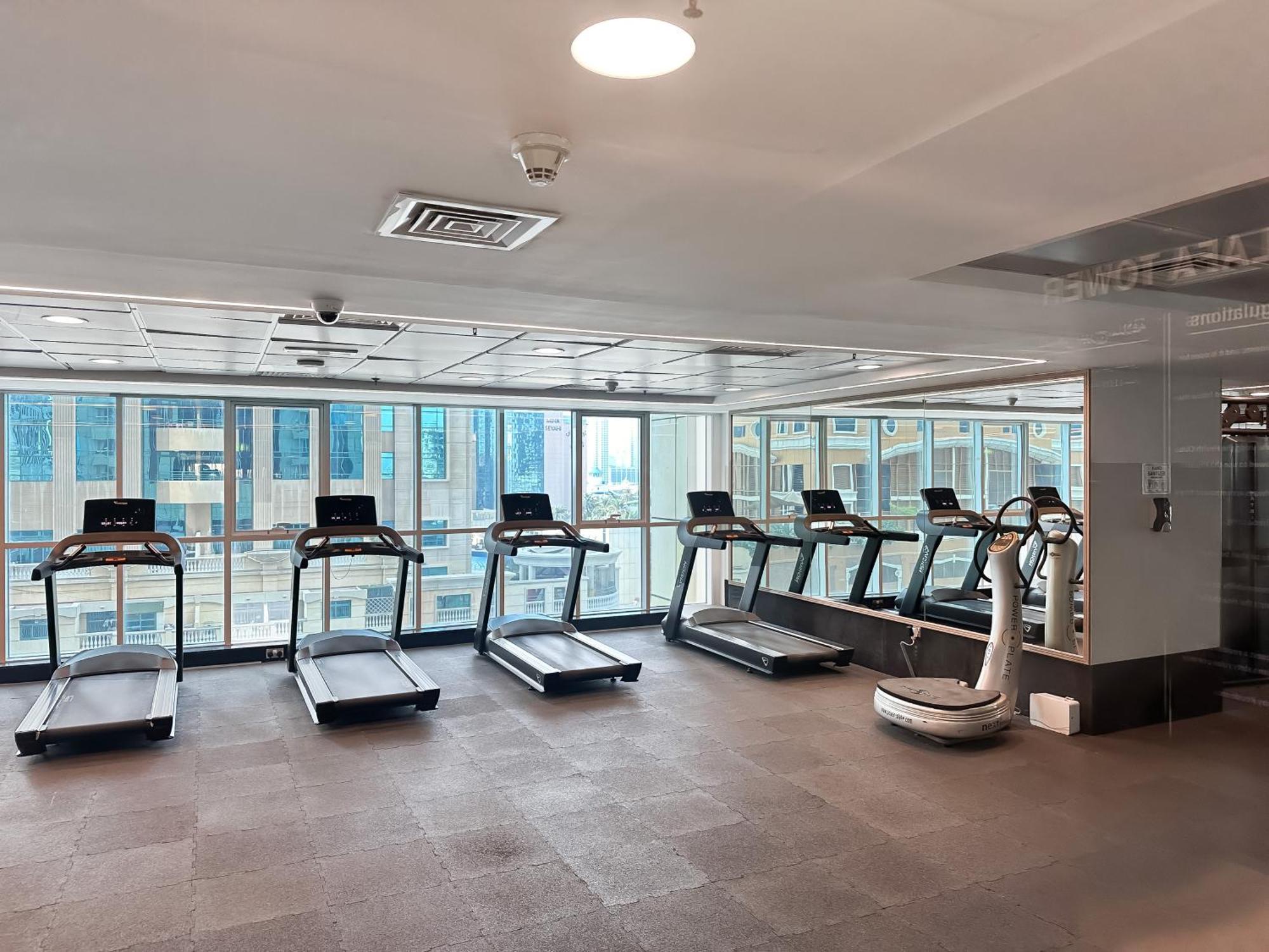 Apartment Trophy Starlight Lux Upgraded 1br In Marina Dubai